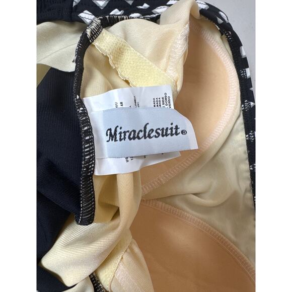 NWT Miracesuit Black & White Diamond Design one Piece Slimming Swimsuit SZ: 12 - Picture 8 of 10